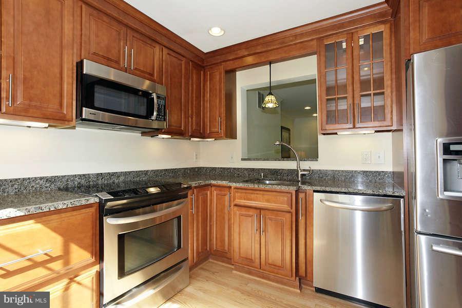 7937 Forest Path Way Springfield, VA 22153 - Photo 8 of 28 Kitchen