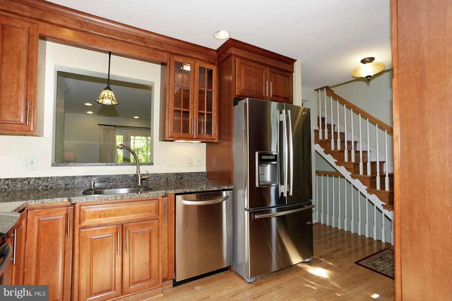 7937 Forest Path Way Springfield, VA 22153 - Photo 9 of 28 Kitchen