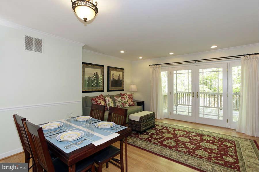 7937 Forest Path Way Springfield, VA 22153 - Photo 10 of 28 Living Room