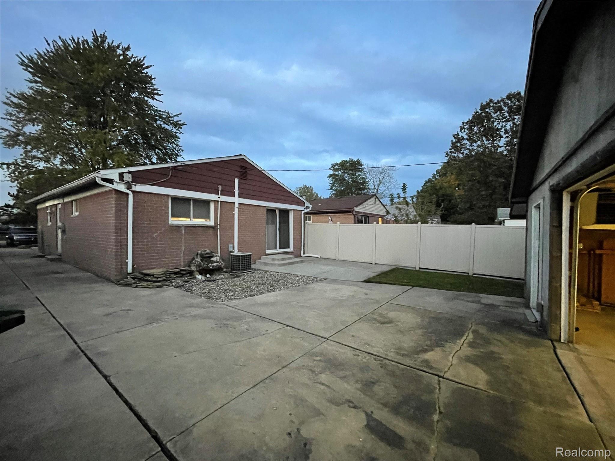 23847 Superior Road Taylor, MI 48180 - Photo 17 of 17 0C4766A0-F2C3-4303-937A-64870117BEDA.jpeg