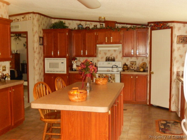 11607 Woods Cross Road Gloucester, VA 23061 - Photo 9 of 32