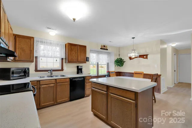 $565,000 | 123 Linville Drive, Matthews, NC 28105