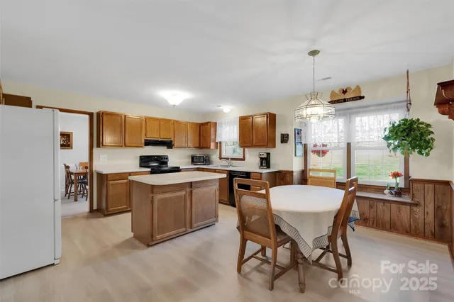 $565,000 | 123 Linville Drive, Matthews, NC 28105