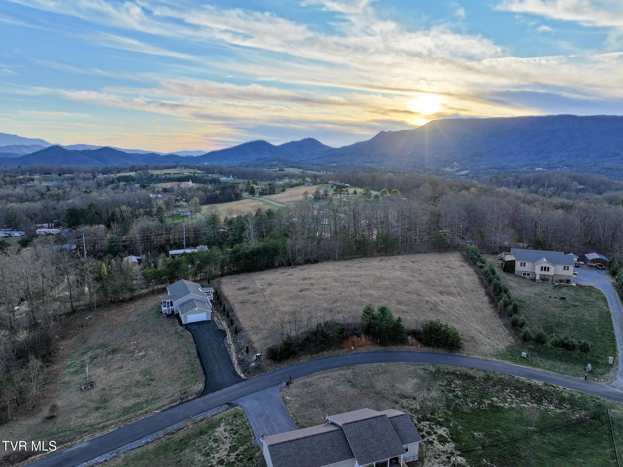 Lot 9 Cozy Road, Unit 9 Newport, TN 37821 - Photo 3 of 15 sunset from the back