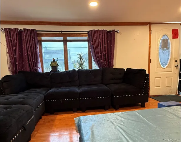 $663,000 | 17 Litchfield Avenue, Elmont, NY 11003