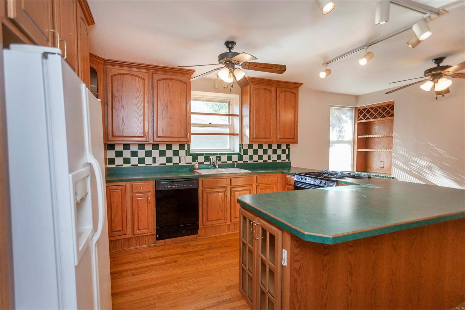 6110 Heege Road St. Louis, MO 63123 - Photo 8 of 29 Gallery Image 8