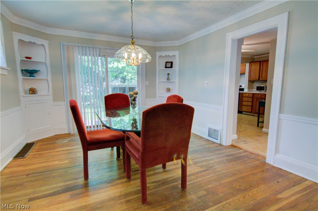 1145 Winston Road Cleveland, OH 44121 - Photo 14 of 31