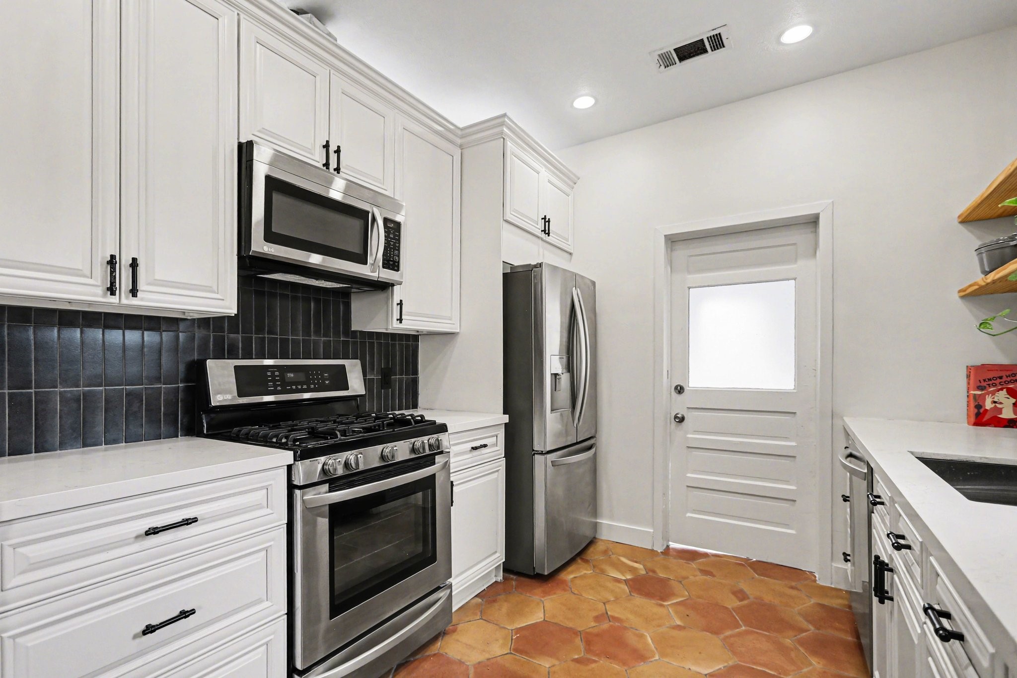 1118 Peddie Street Houston, TX 77009 - Photo 9 of 27