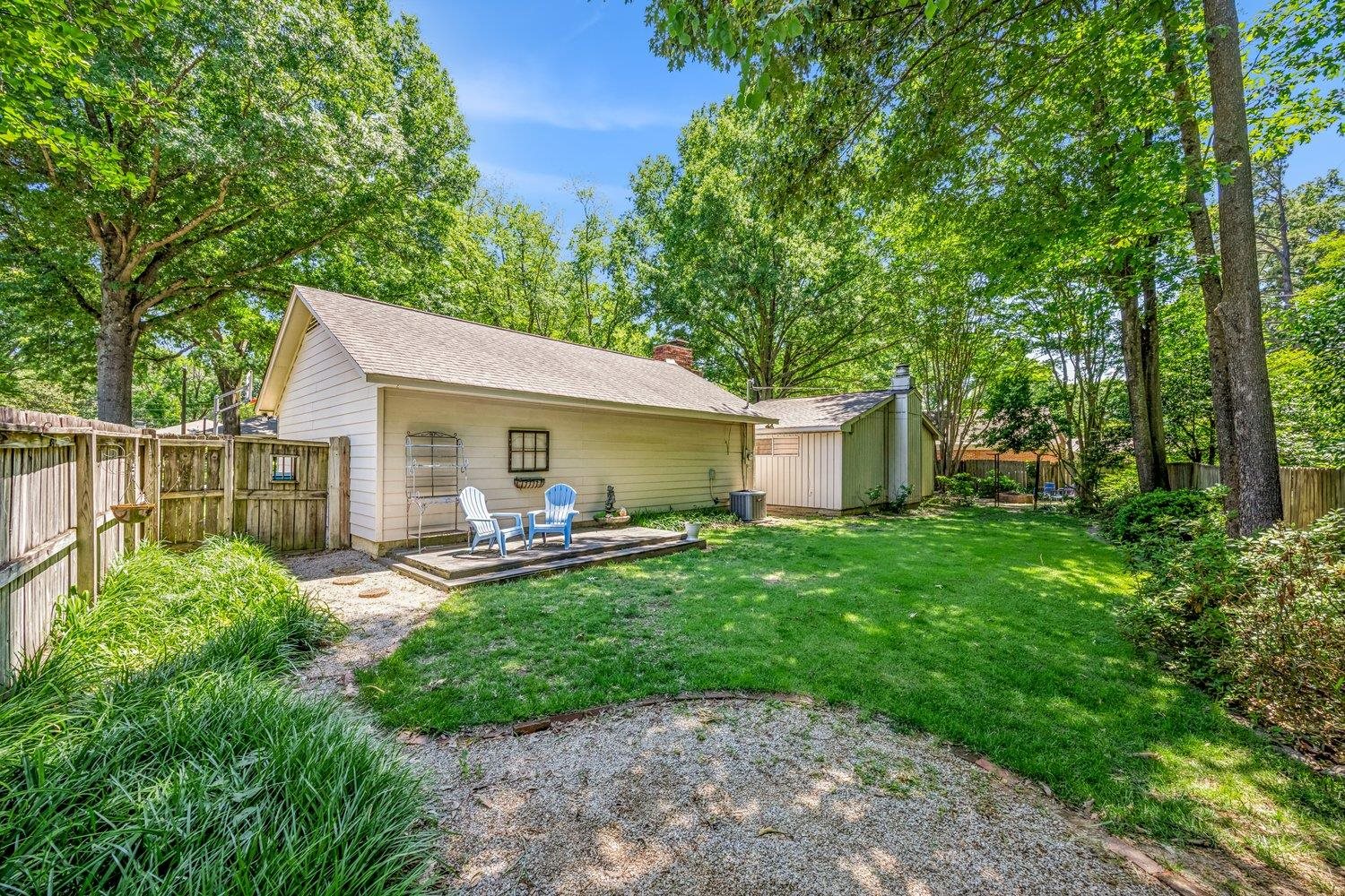 4220 Minden Road Memphis, TN 38117 - Photo 28 of 30 a front view of a house with patio and garden