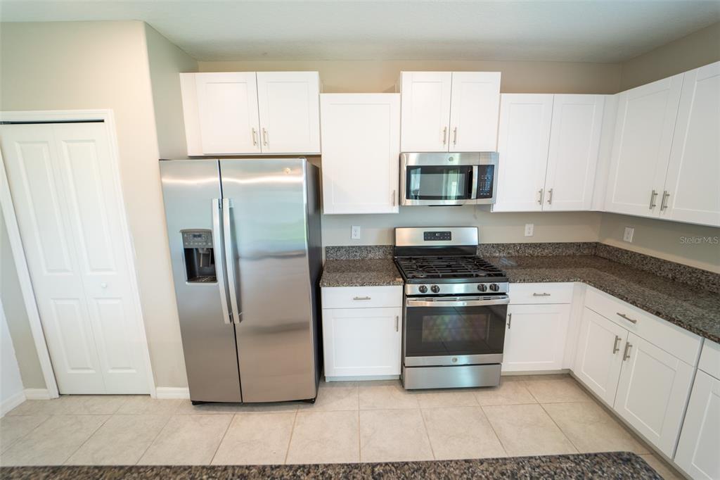9831 Lemon Drop Loop Ruskin, FL 33573 - Photo 21 of 44
