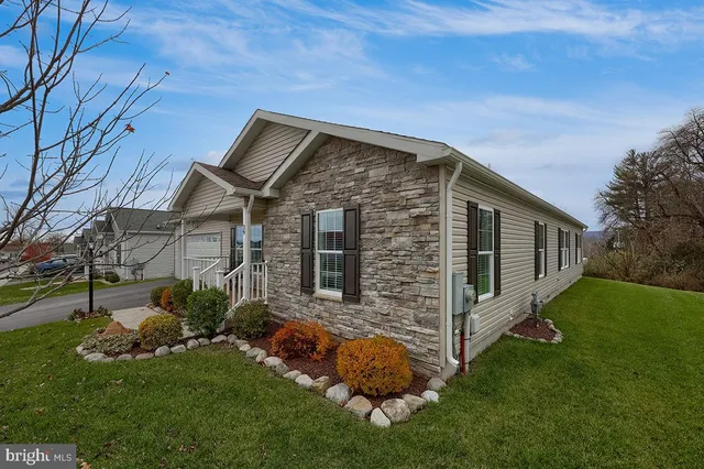 $274,900 | 39 Westin Road, Douglassville, PA 19518