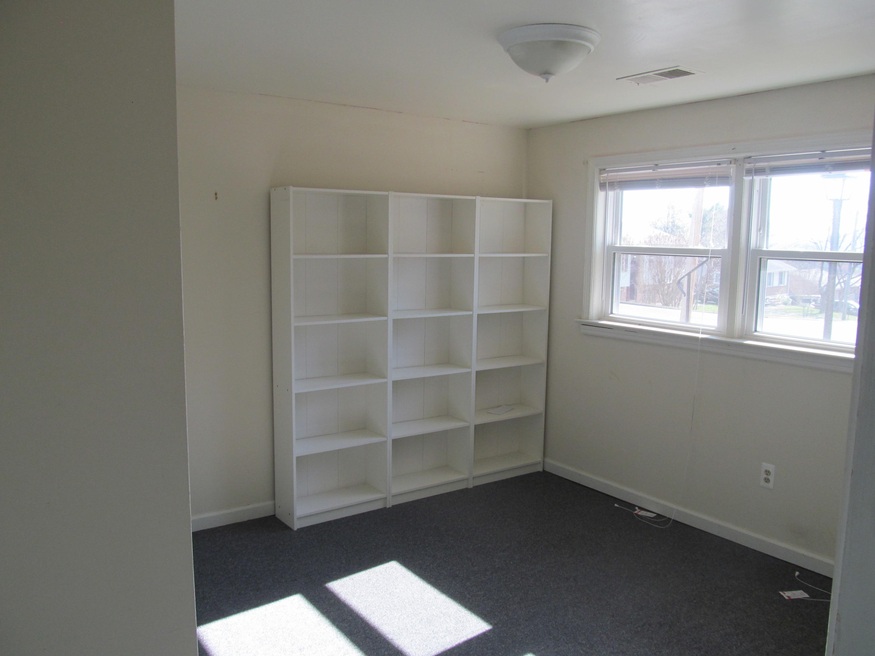 624 Ramada Road Vinton, VA 24179 - Photo 15 of 25 an empty room with a window