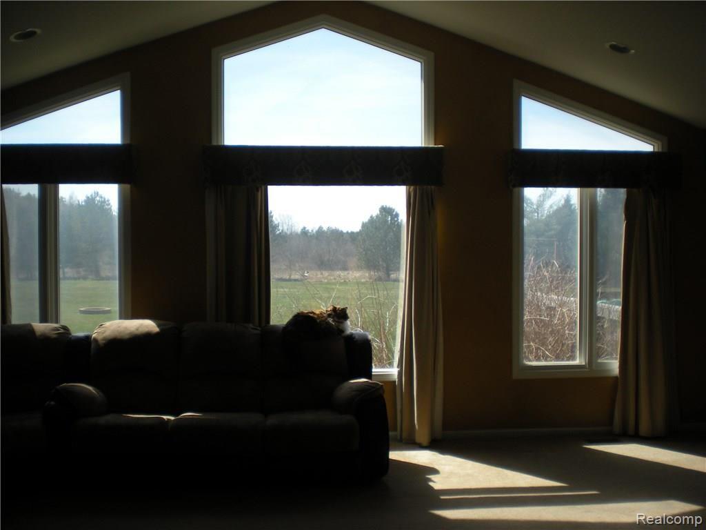 2956 Winslow Road Dryden, MI 48428 - Photo 20 of 44 Family rm.JPG