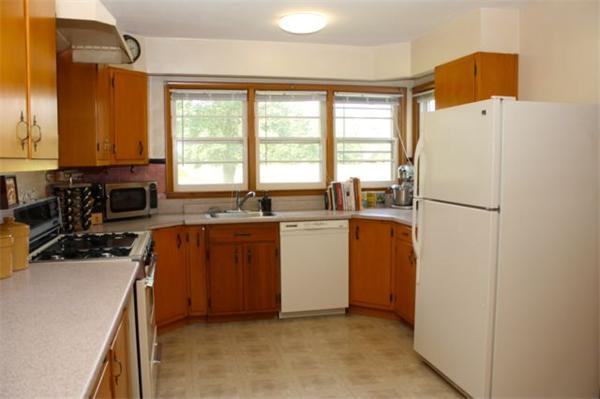 15 Gates Road Sterling, MA 01564 - Photo 7 of 27 Gallery Image 7