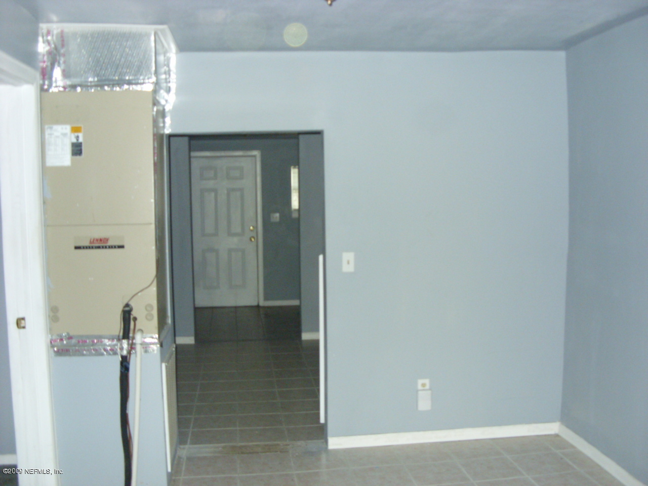 5657 Spellman Road Jacksonville, FL 32209 - Photo 3 of 5