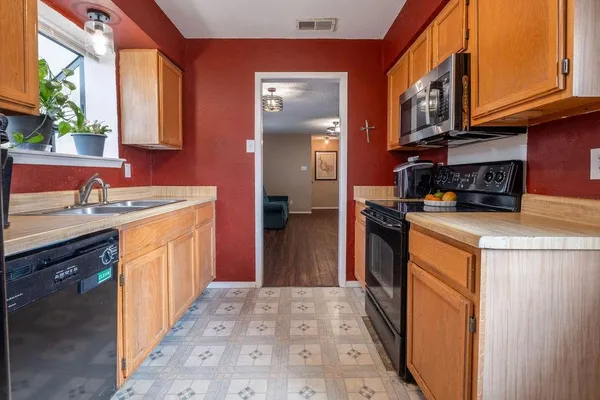 $219,900 | 1805 West Spring Creek Parkway, Unit BB1, Plano, TX 75023