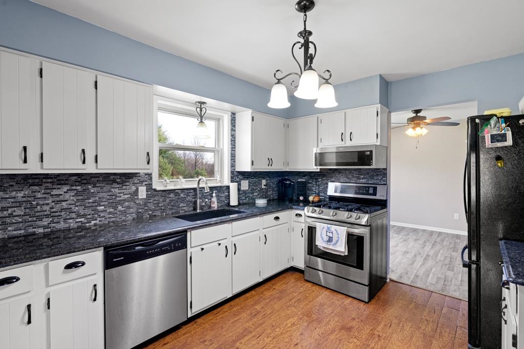 4224 North Henderson Road Davison, MI 48423 - Photo 8 of 42