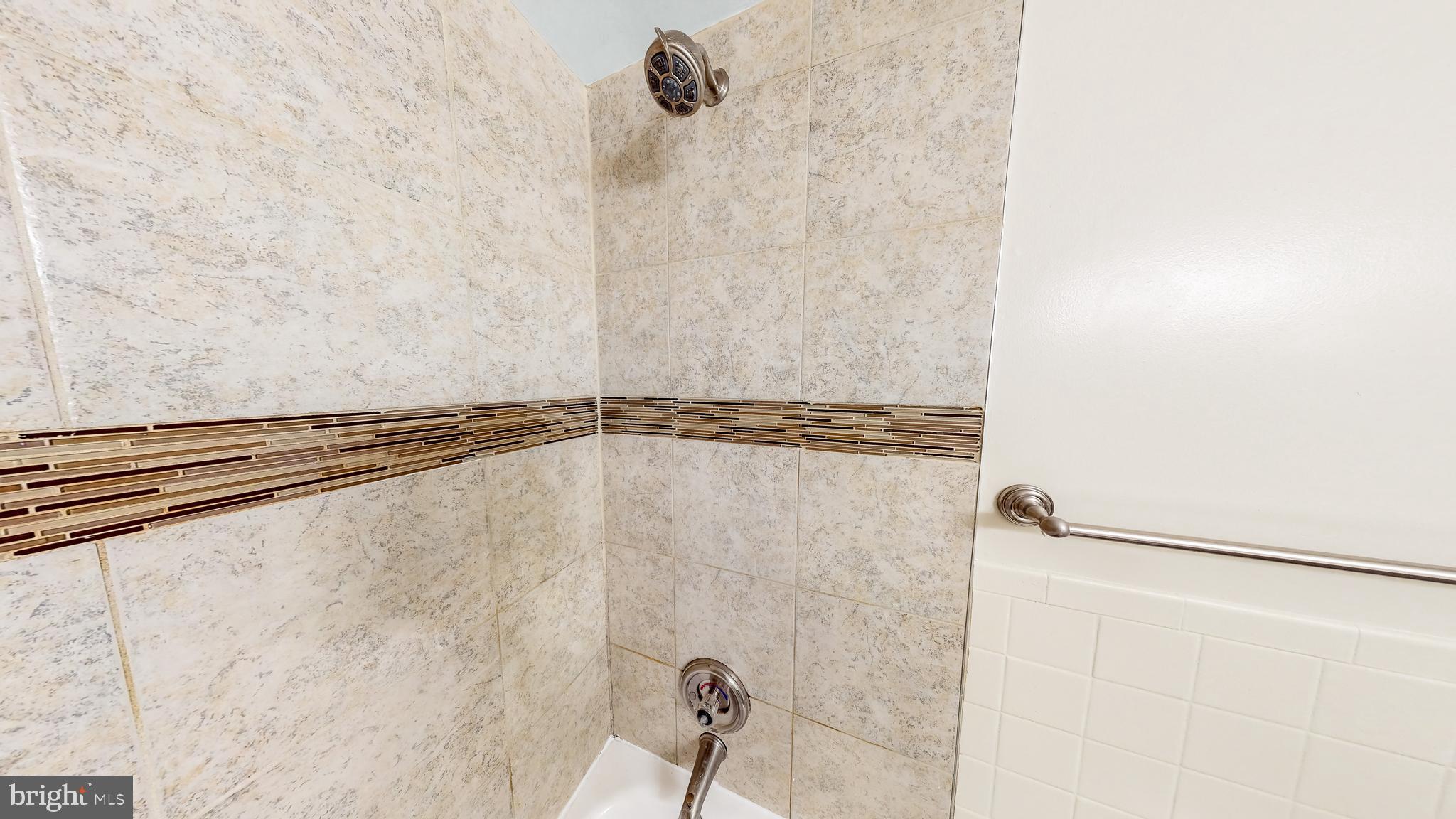 3861 St Barnabas Road, Unit T2 Suitland, MD 20746 - Photo 11 of 17 Bath