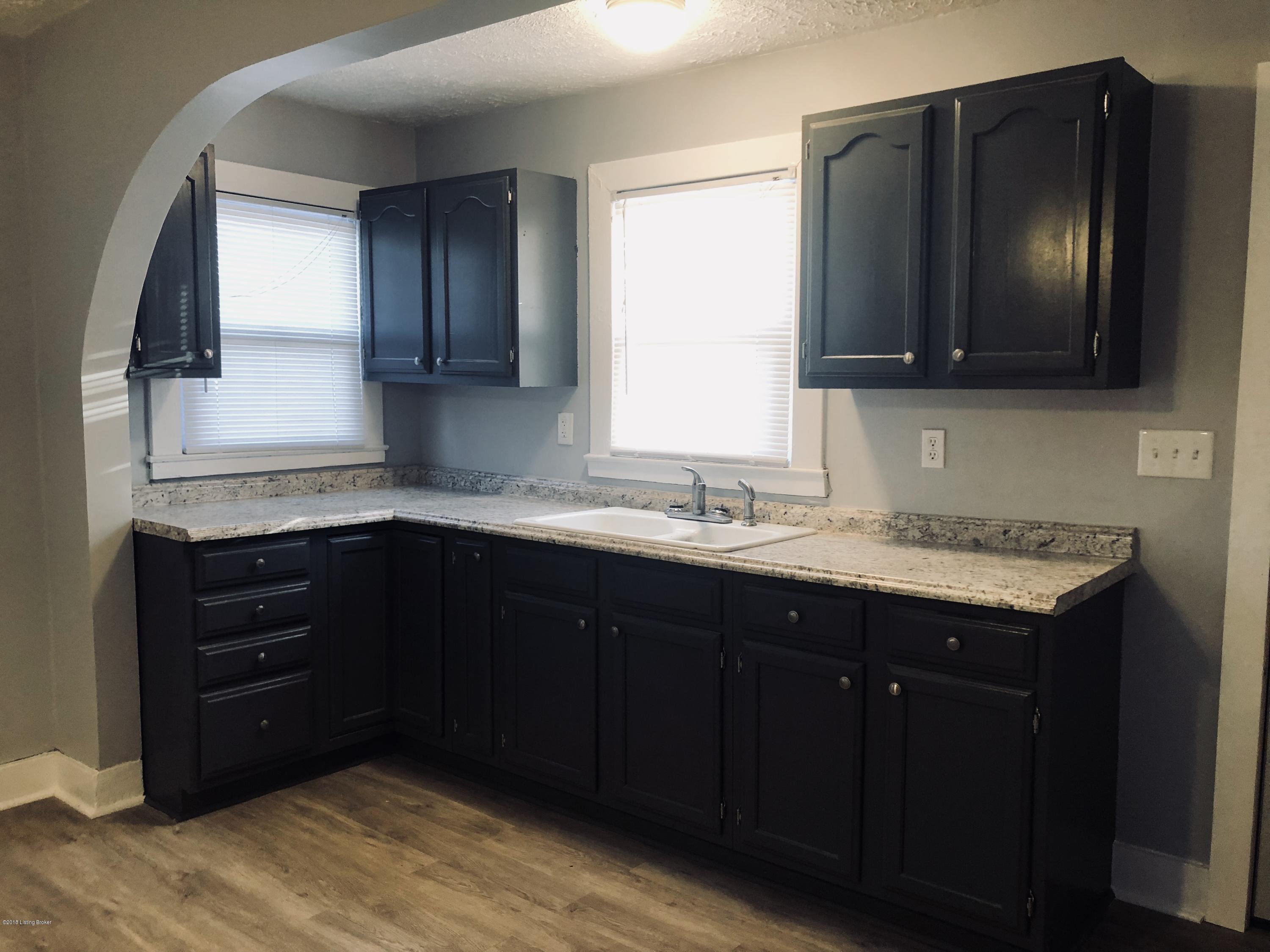 4117 Dover Road Louisville, KY 40216 - Photo 4 of 25 kitchen
