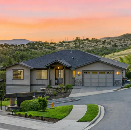 $899,000 | 1017 Fawnhills Circle, Medford, OR 97504