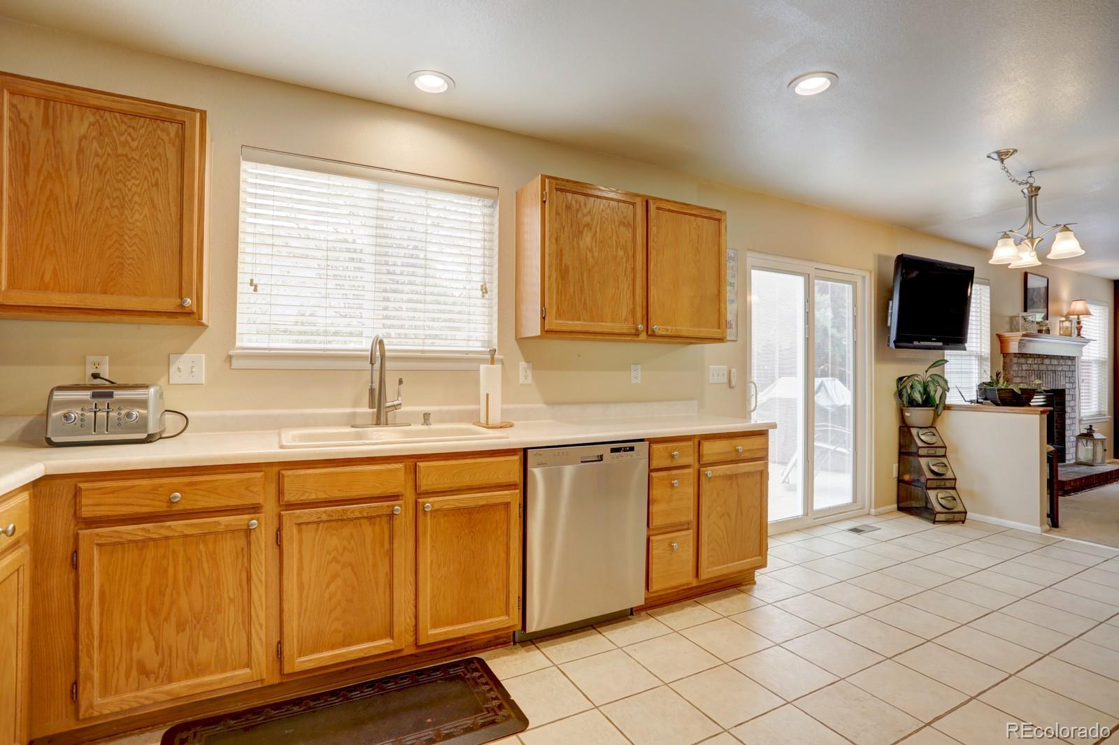 9838 Bucknell Way Highlands Ranch, CO 80129 - Photo 9 of 30 Gallery Image 9