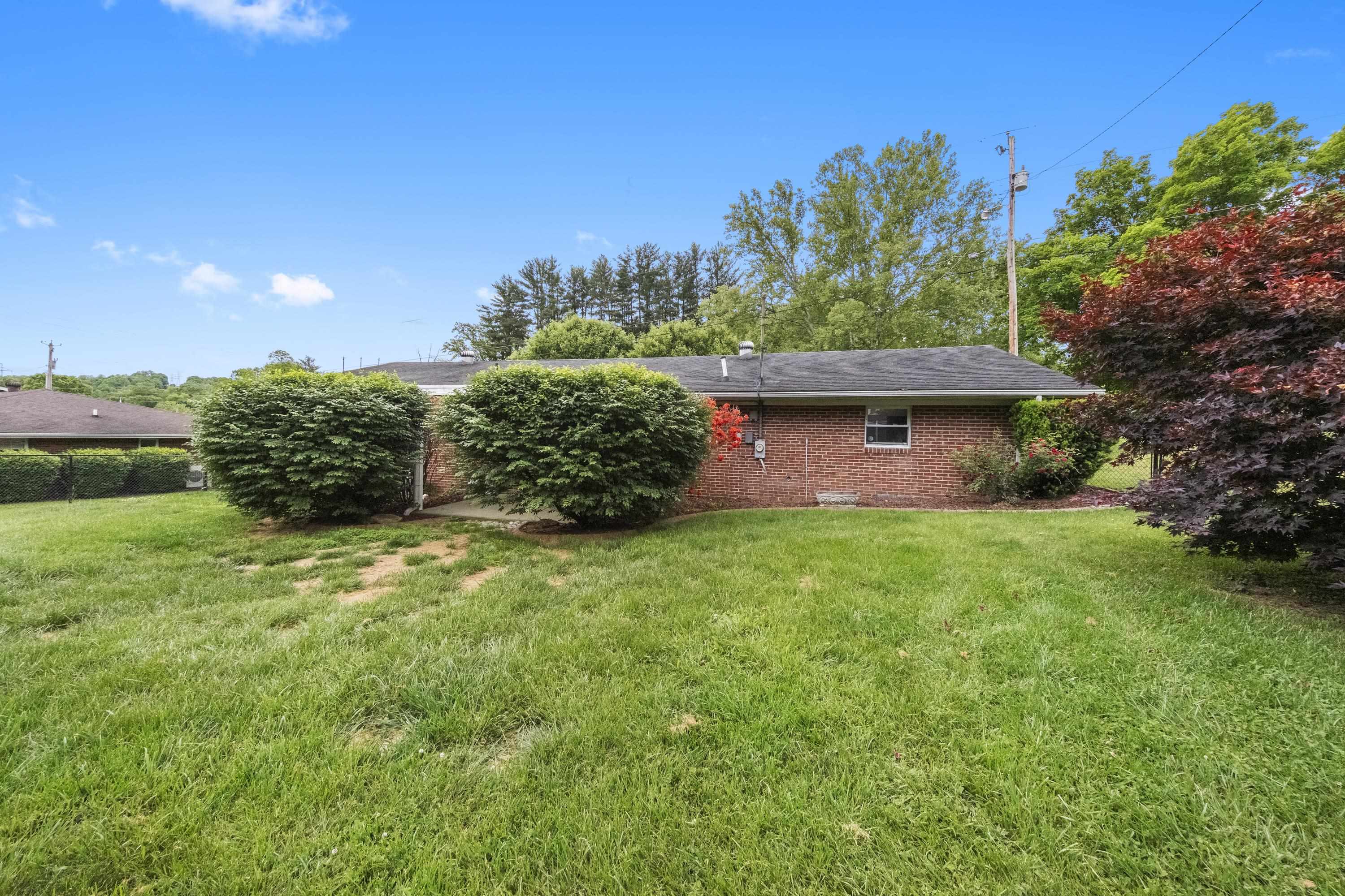 162 West Meadowbrook Road Ashland, KY 41102 - Photo 8 of 45