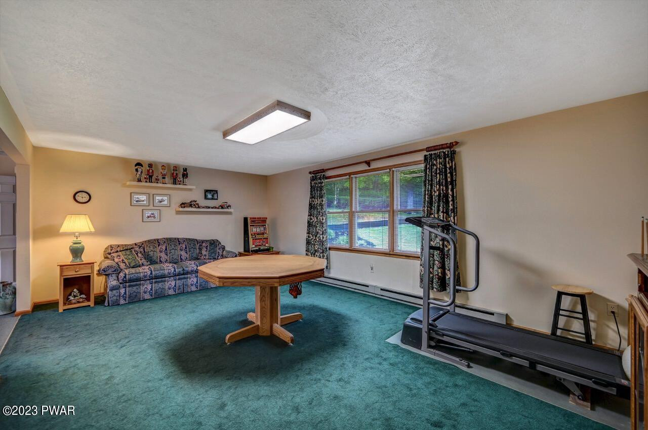 194 North Smith Road Waymart, PA 18472 - Photo 48 of 88 Sitting Area
