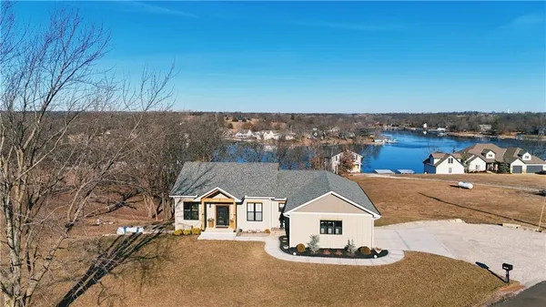 $589,000 | 1048 Lake Viking Terrace, Altamont, MO 64620