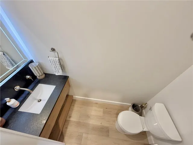 $589,000 | 1048 Lake Viking Terrace, Altamont, MO 64620