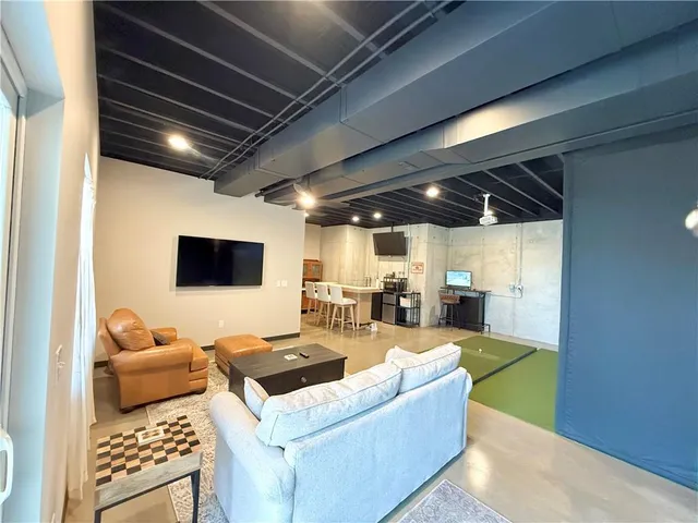 $589,000 | 1048 Lake Viking Terrace, Altamont, MO 64620