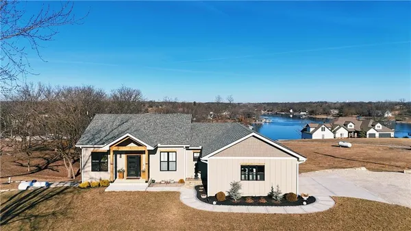 $569,000 | 1048 Lake Viking Terrace, Altamont, MO 64620