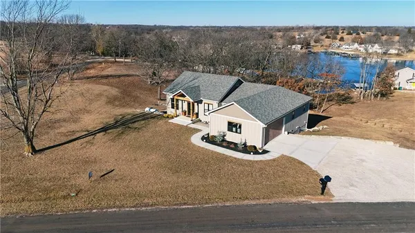 $569,000 | 1048 Lake Viking Terrace, Altamont, MO 64620