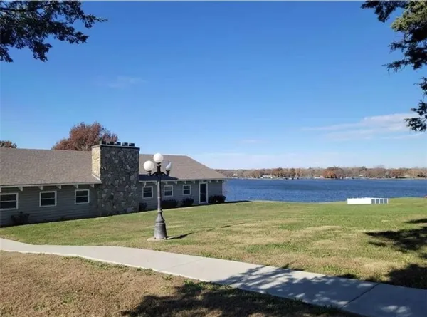 $569,000 | 1048 Lake Viking Terrace, Altamont, MO 64620