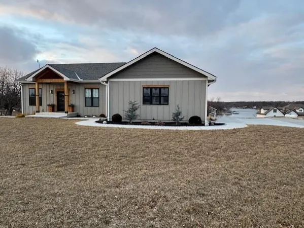 $569,000 | 1048 Lake Viking Terrace, Altamont, MO 64620
