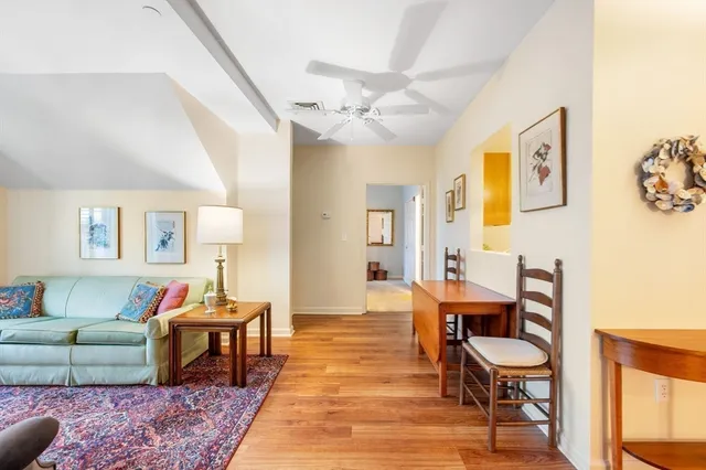 $389,900 | 7 Assinippi Avenue, Unit 306, Norwell, MA 02061