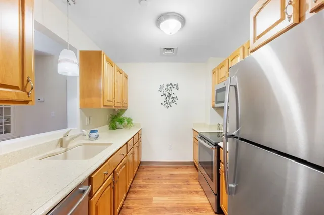 $389,900 | 7 Assinippi Avenue, Unit 306, Norwell, MA 02061