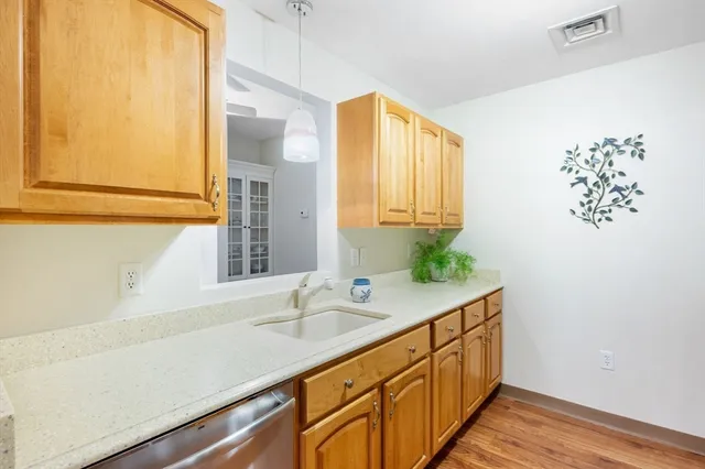 $389,900 | 7 Assinippi Avenue, Unit 306, Norwell, MA 02061