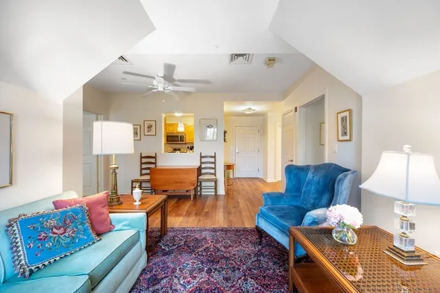 $400,000 | 7 Assinippi Avenue, Unit 306, Norwell, MA 02061