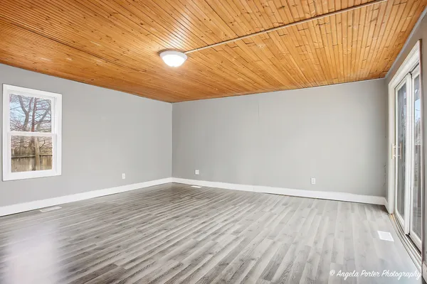 $340,000 | 320 East Washington Street, Round Lake Park, IL 60073