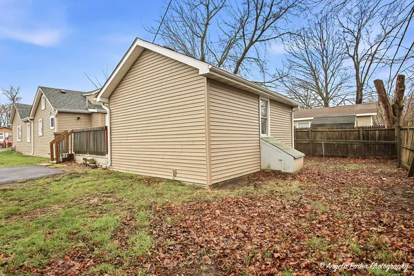$340,000 | 320 East Washington Street, Round Lake Park, IL 60073