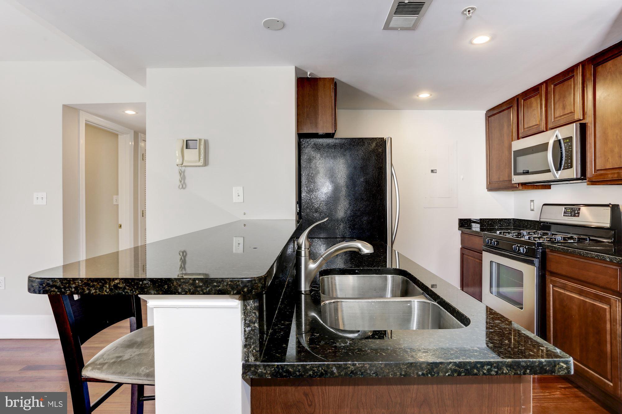 1465 Columbia Road Northwest, Unit 303 Washington, DC 20009 - Photo 8 of 42 Kitchen