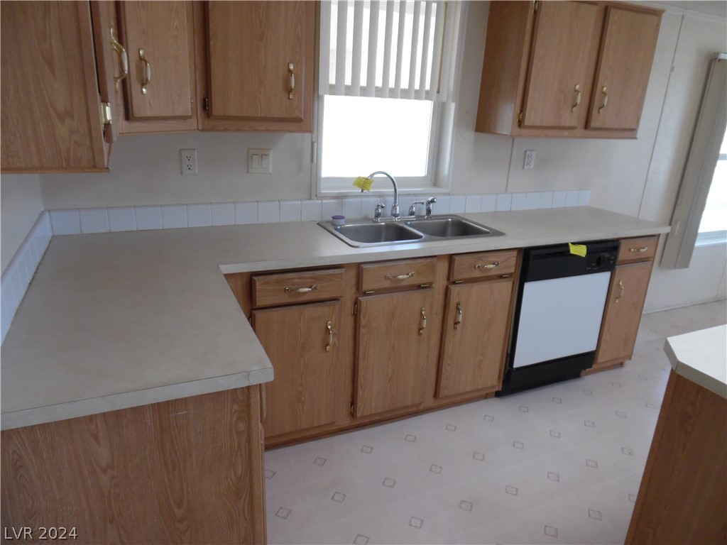 1451 Casey Road Pahrump, NV 89048 - Photo 5 of 18 Kitchen