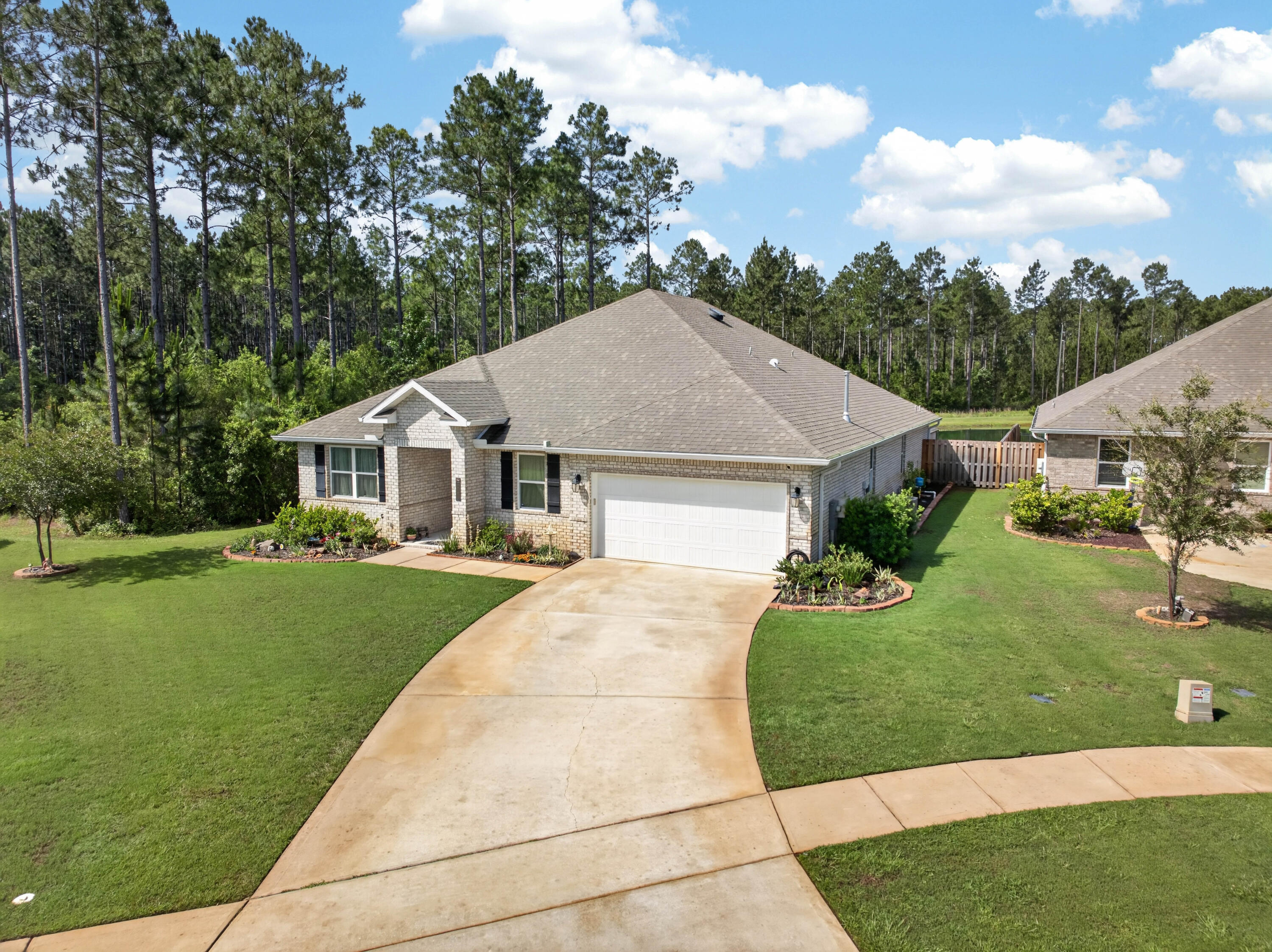 247 East Sky Way Freeport, FL 32439 - Photo 2 of 42 01