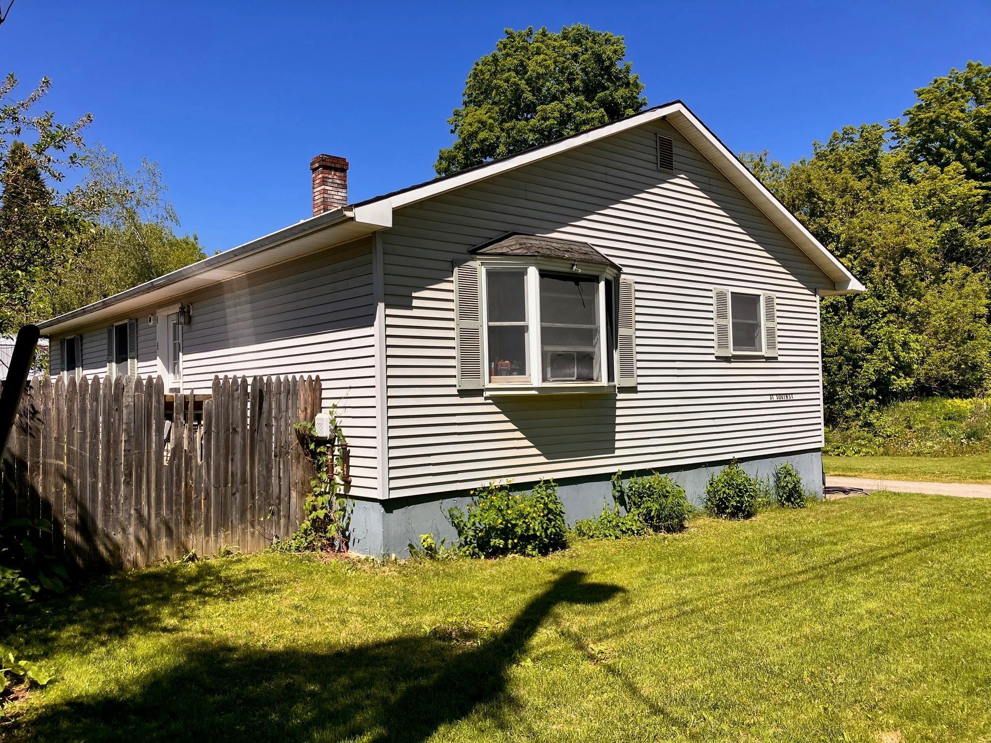 31 South Street Troy, VT 05859 - Photo 2 of 36
