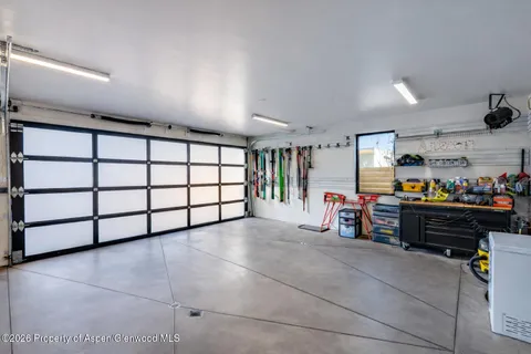 a view of livingroom with furniture