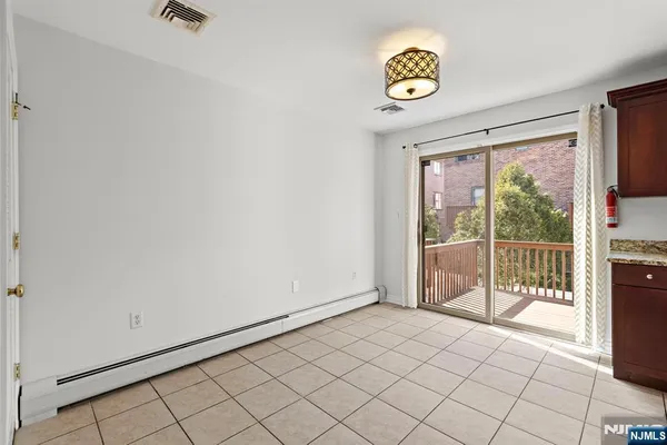 $4,300 | 220 Wayne Avenue, Unit C0220, Cliffside Park, NJ 07010