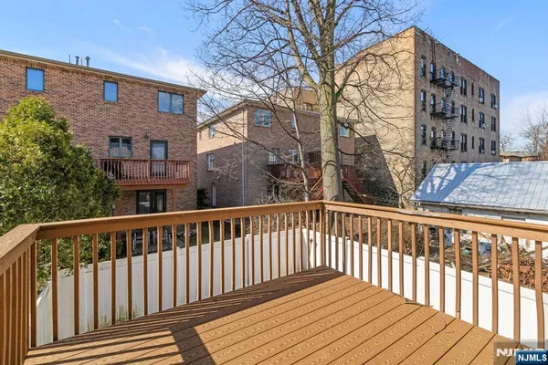 $4,300 | 220 Wayne Avenue, Unit C0220, Cliffside Park, NJ 07010