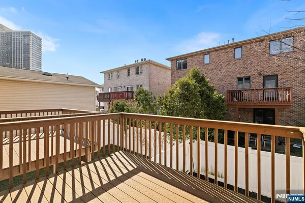 $4,300 | 220 Wayne Avenue, Unit C0220, Cliffside Park, NJ 07010