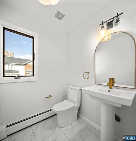 $4,300 | 220 Wayne Avenue, Unit C0220, Cliffside Park, NJ 07010