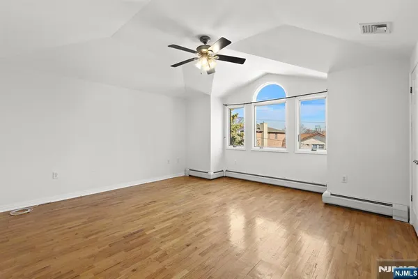 $4,300 | 220 Wayne Avenue, Unit C0220, Cliffside Park, NJ 07010